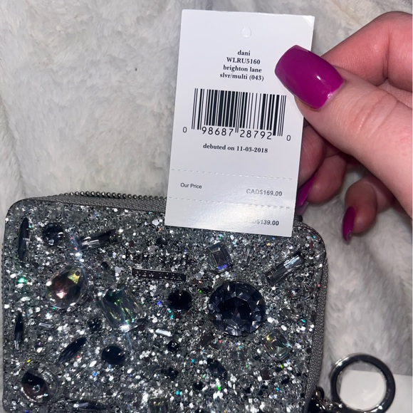 Kate spade brand new wallet with tags on! - Picture 4 of 4